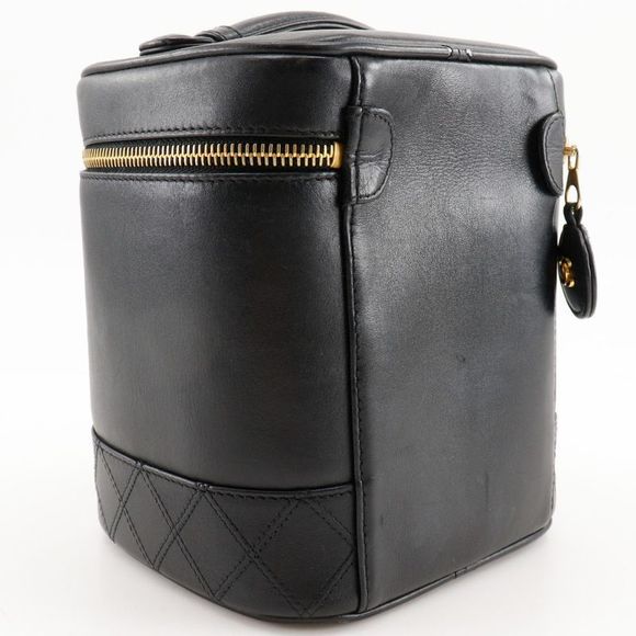 Chanel Vanity Handbag Vintage Lambskin Black Ladies Pouch - Picture 3 of 10